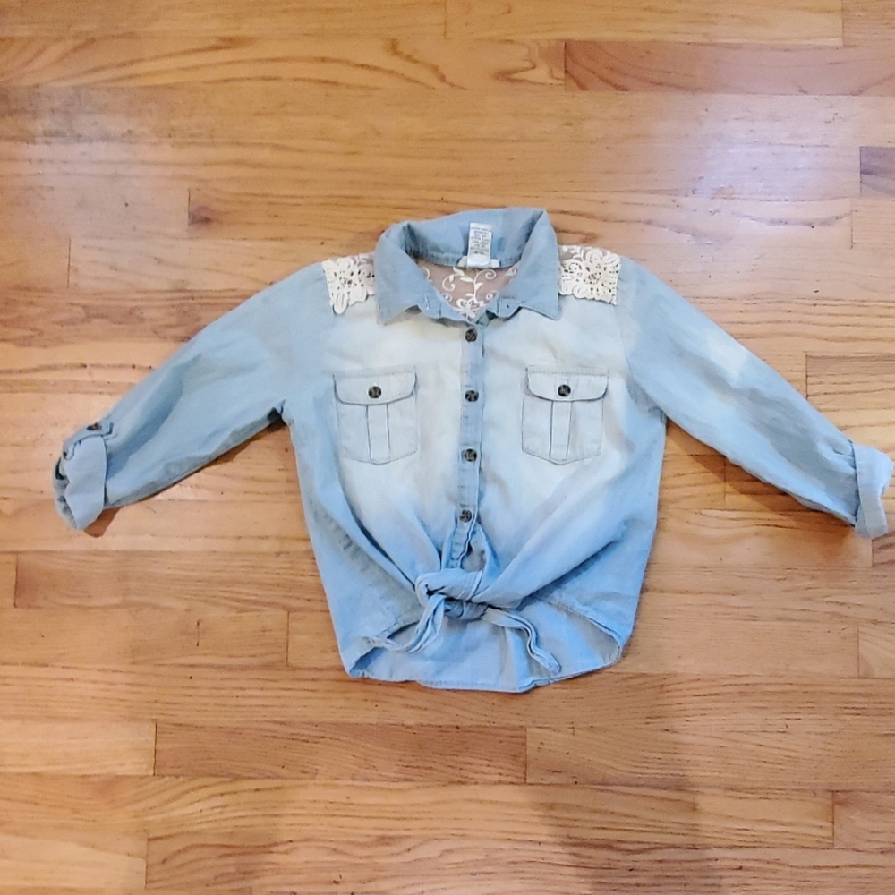 Mia Chica chambray top
